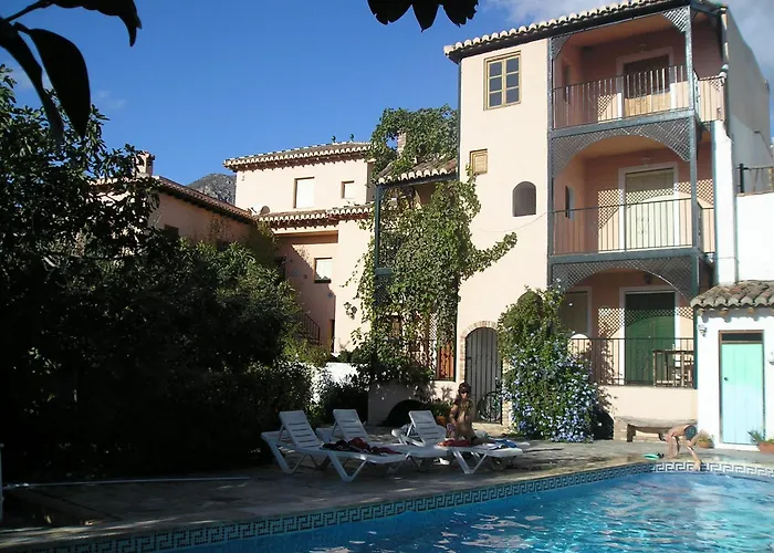 Casa Tia Maria, Acequias